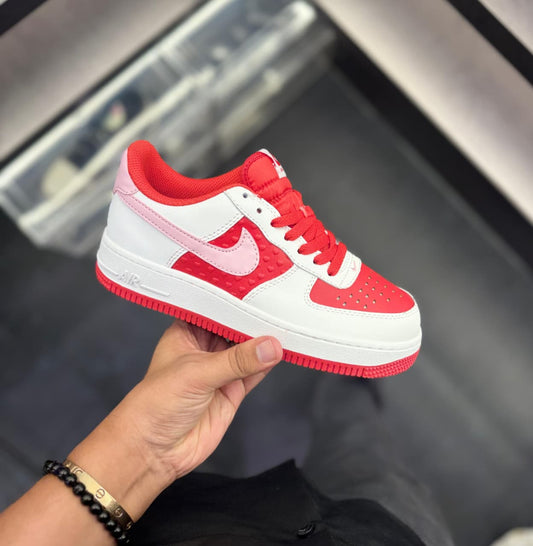 NIKE AIRFORCE ONE VALENTINE  2024