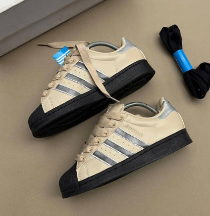 ADIDAS ORIGINALS SUPERSTAR  BEIGE BLACK SILVER
