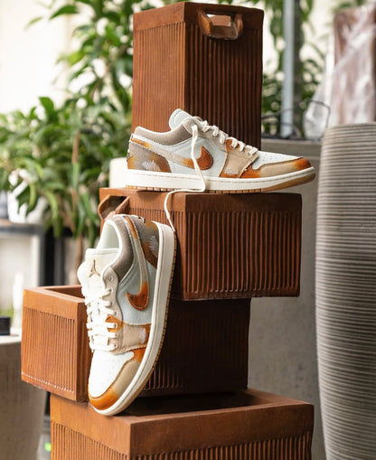 NIKE AIR JORDAN 1 LOW SAIL LIGHT BONE