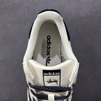 ADIDAS ORIGINALS SUPERSTAR X STUSSY BALL WITH KEYCHAIN