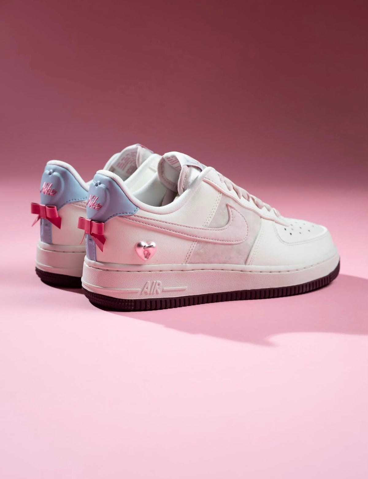 NIKE AIR FORCE 1 LOW VALENTINE DAY