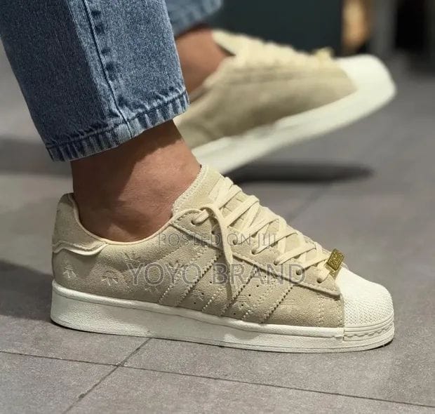 ADIDAS ORIGINALS SUPERSTAR  BEIGE ENGRAVED 3 STRIPS FLOWER