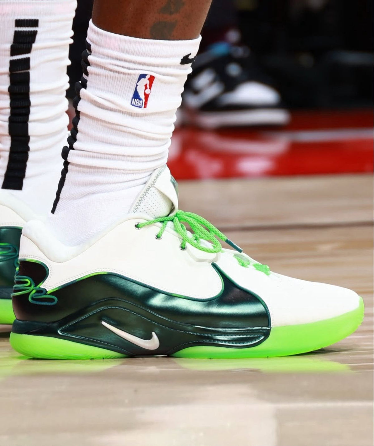 NIKE LEBRON 22 JAMES GAME 2025