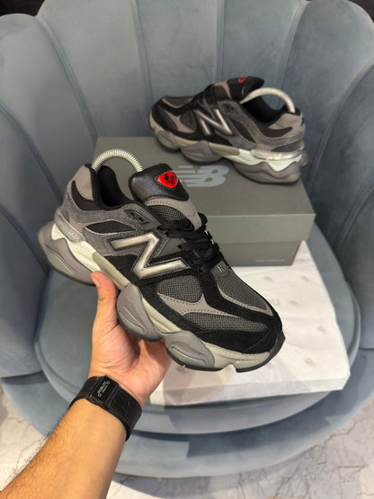 NEW BALANCE 9060 BLACK AND GREY