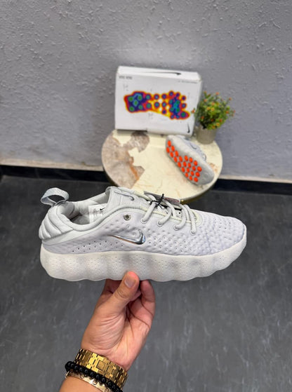 NIKE MIND 002