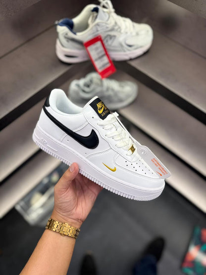 NIKE AIRFORCE ONE WHITE BLACK GOLD