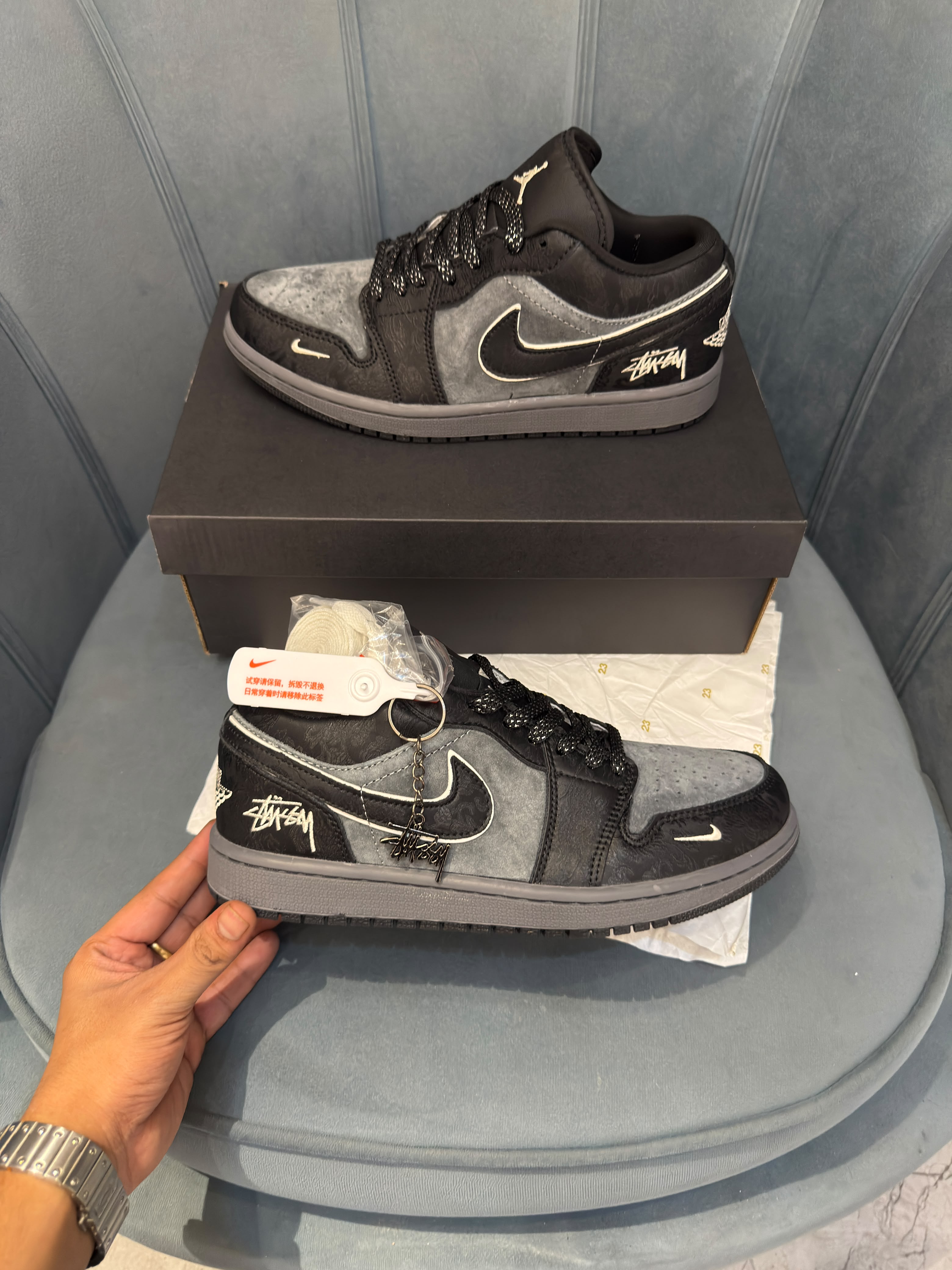 AIR JORDANS RETRO 1  X STUSSY PHANTOM