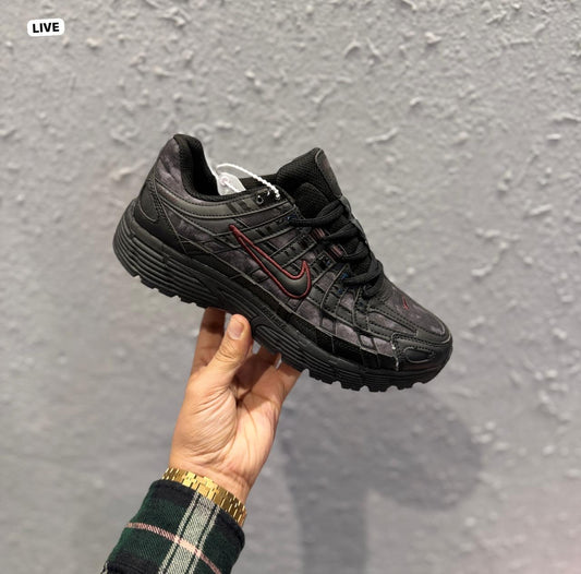 NIKE P6000 TRAINER BLACK MAROON