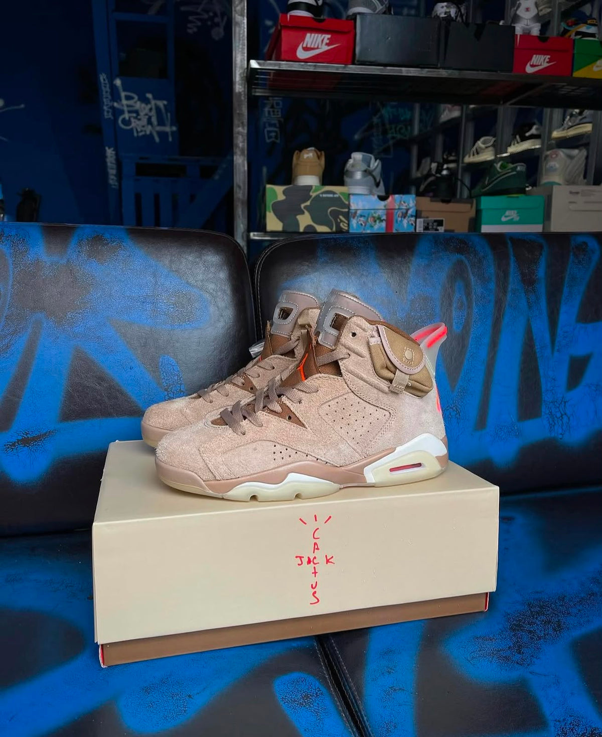 NIKE AIR JORDAN 6 RETRO TRAVIS SCOTT BRITISH  KHAKI