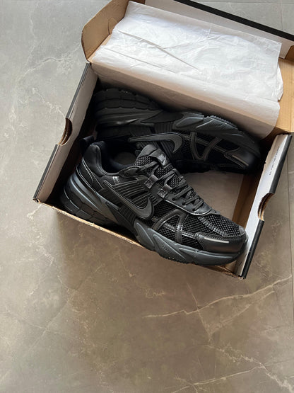 NIKE RUNNING V2K