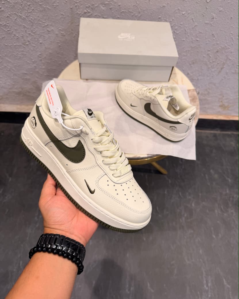 NIKE AIRFORCE ONE KAWS LTD EDTN