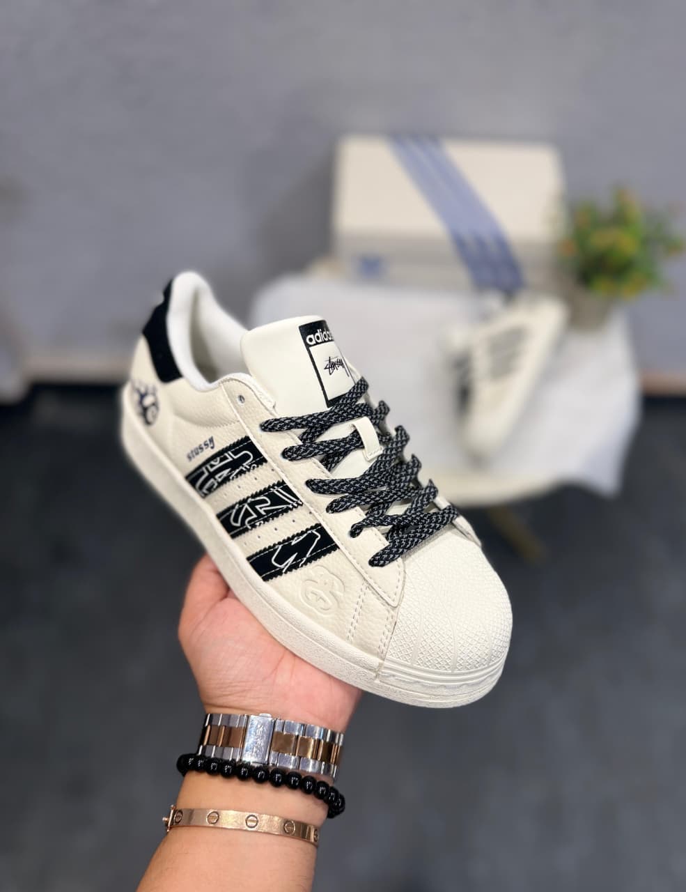 ADIDAS ORIGINALS SUPERSTAR X STUSSY BALL WITH KEYCHAIN