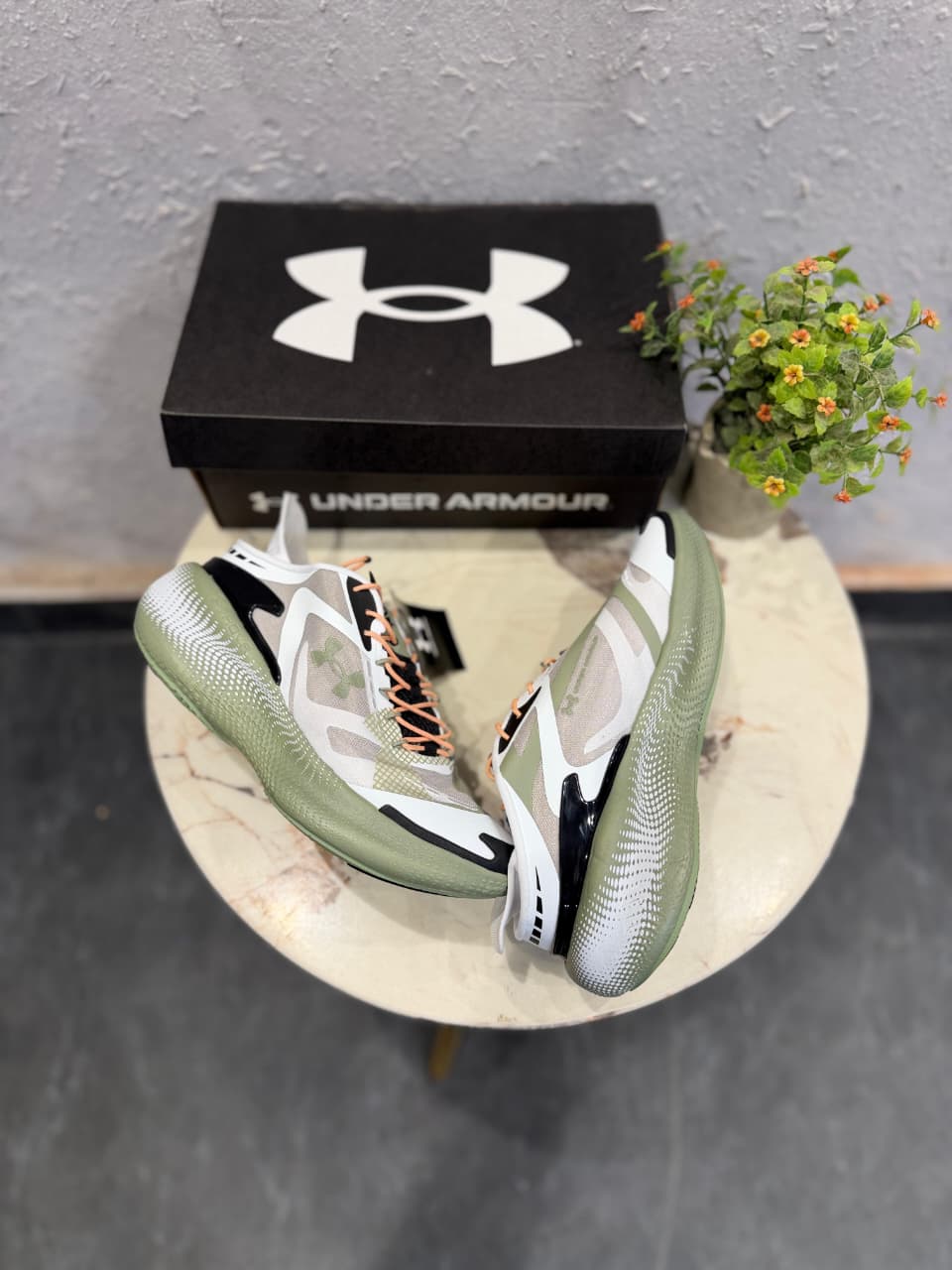 UNDER ARMOUR ECHO SLIPSPEED 4 COLOURS