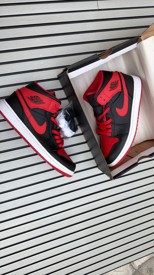 NIKE AIR JORDAN 1 MID ALTERNATE BRED