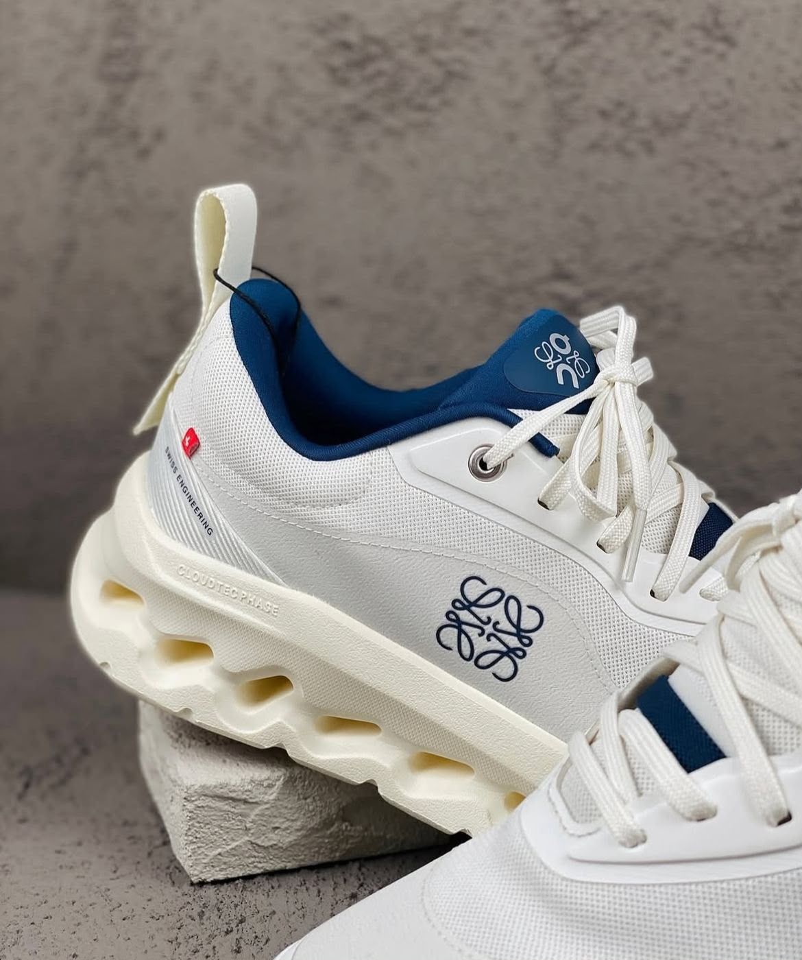 LEOWE X ON CLOUDTILT 2.0 WHITE NAVY