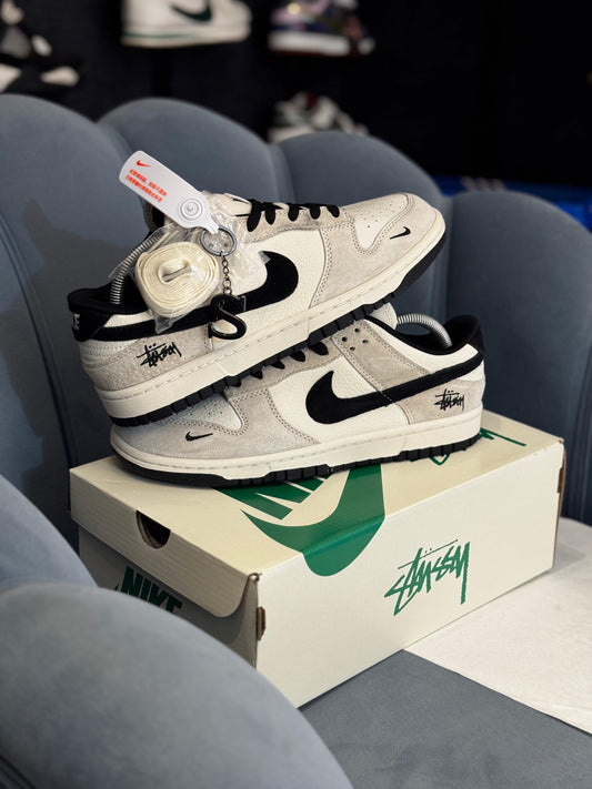 NIKE SB DUNK STUSSY BLACK