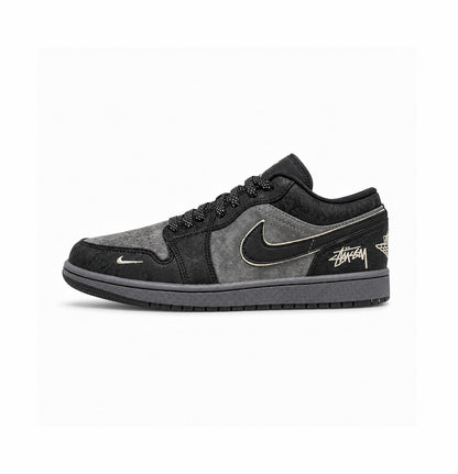 AIR JORDANS RETRO 1  X STUSSY PHANTOM
