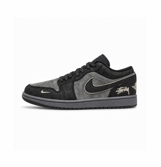 AIR JORDANS RETRO 1  X STUSSY PHANTOM