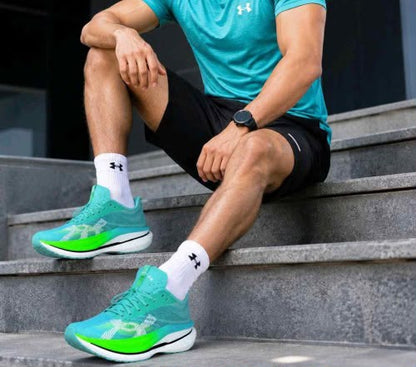 UNDER ARMOUR VELOCITY ELITE RUNNING SHOE