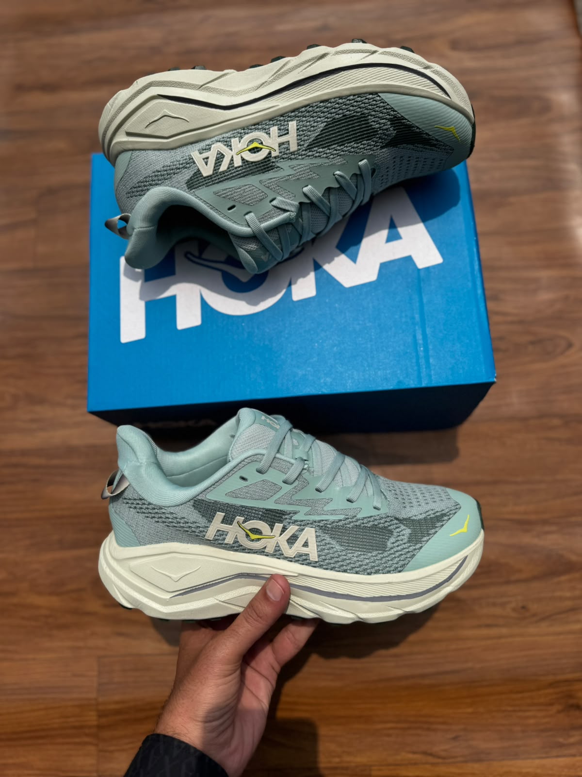 HOKA CHALLENGER