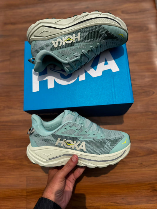 HOKA CHALLENGER