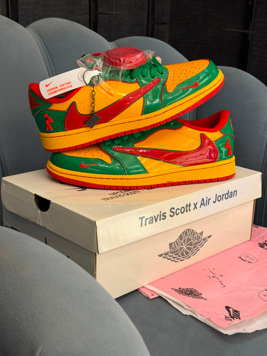 AIR JORDANS TRAVIS SCOTT HIGH X CONCRETE BOYS