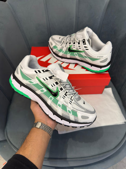 NIKE P6000 TRAINER METALLIC GREEN