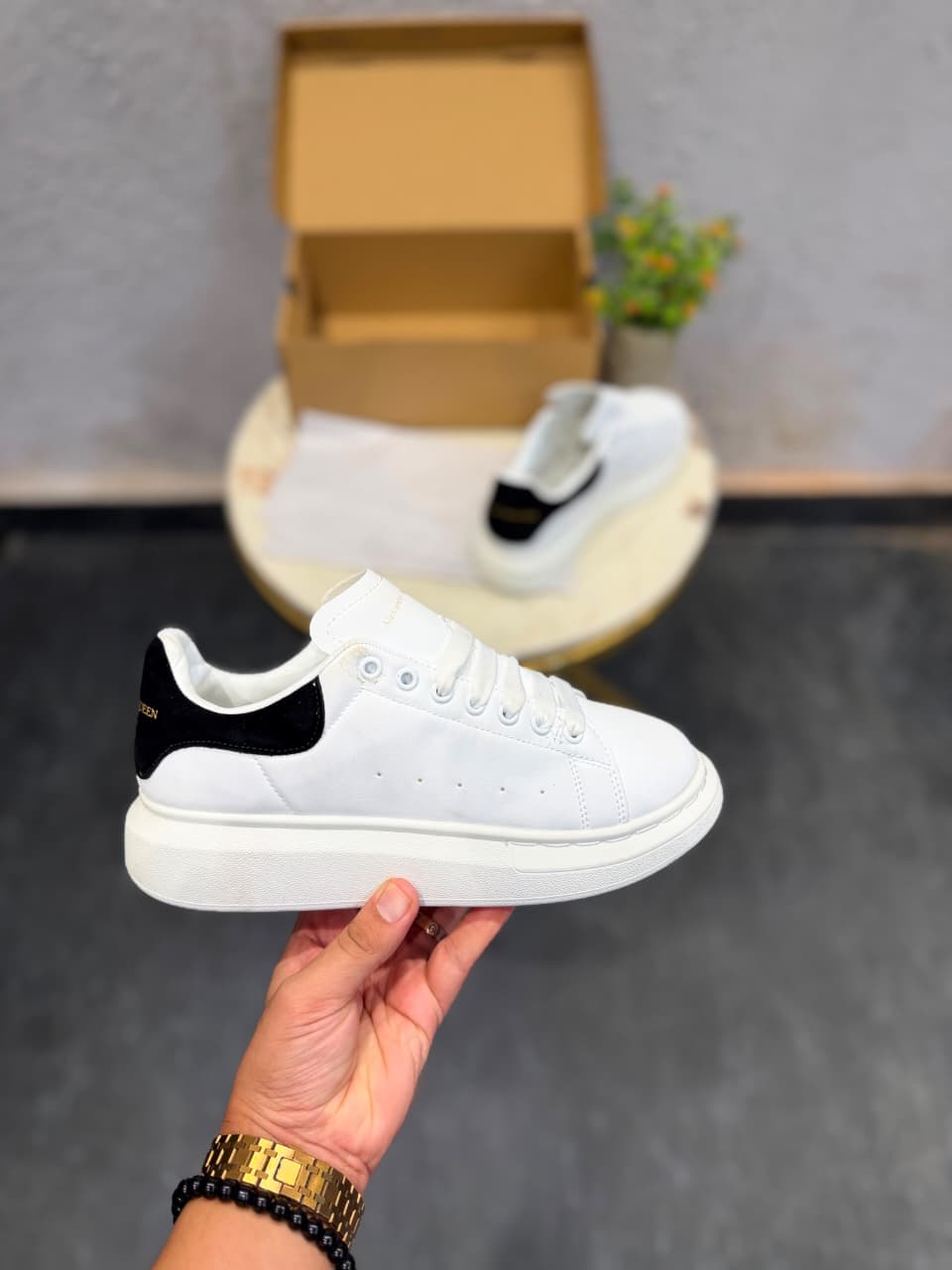 ALEXANDER MQUEEN WHITE SNEAKERS