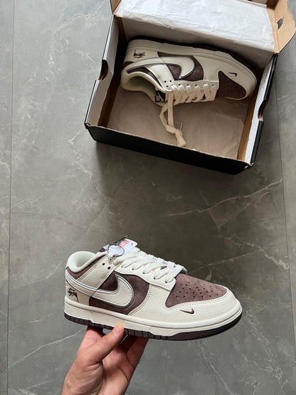 NIKE SB DUNK STUSSY
