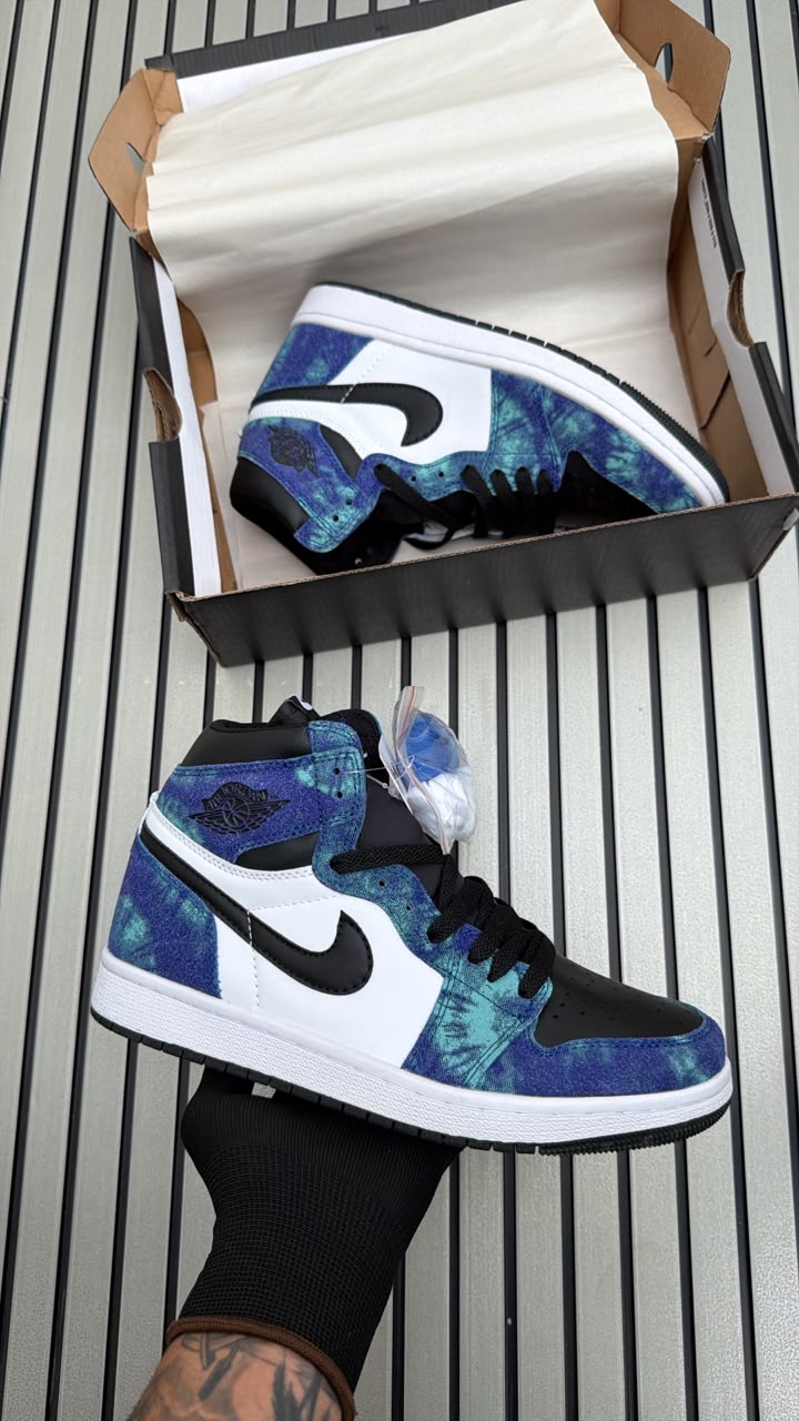 NIKE AIR JORDANS 1 RETRO HIGH TIE DYE