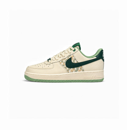 NIKE AIRFORCE ONE  NAI-KE