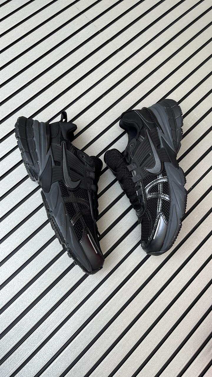 NIKE V2K BLACK