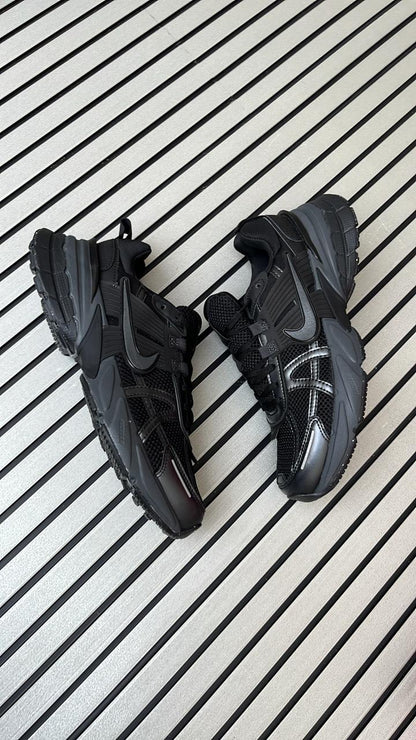 NIKE V2K BLACK
