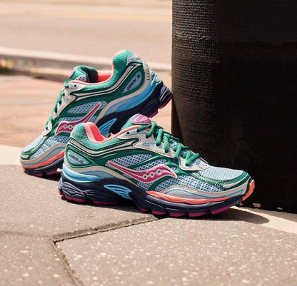 SAUCONY OMNI 9 TRAINERS