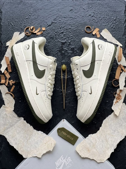 NIKE AIRFORCE ONE KAWS LTD EDTN