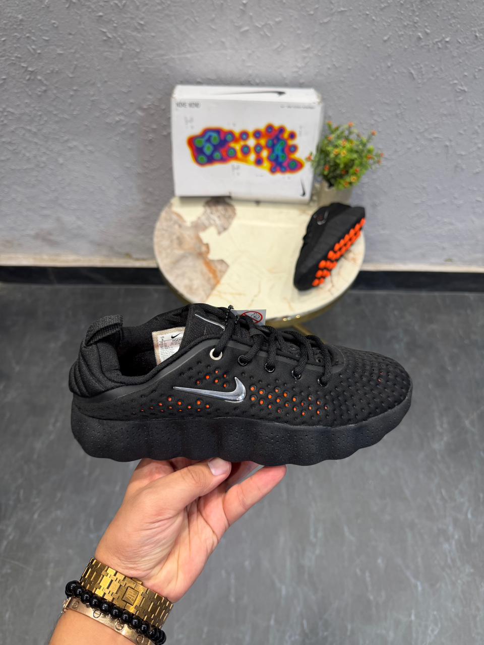 NIKE MIND 002 BLACK