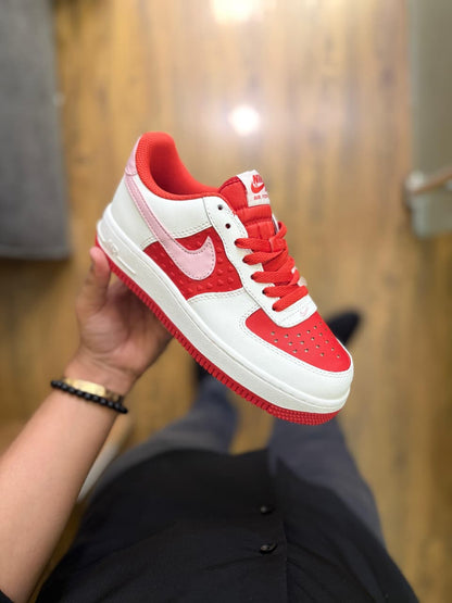 NIKE AIRFORCE ONE VALENTINE  2024