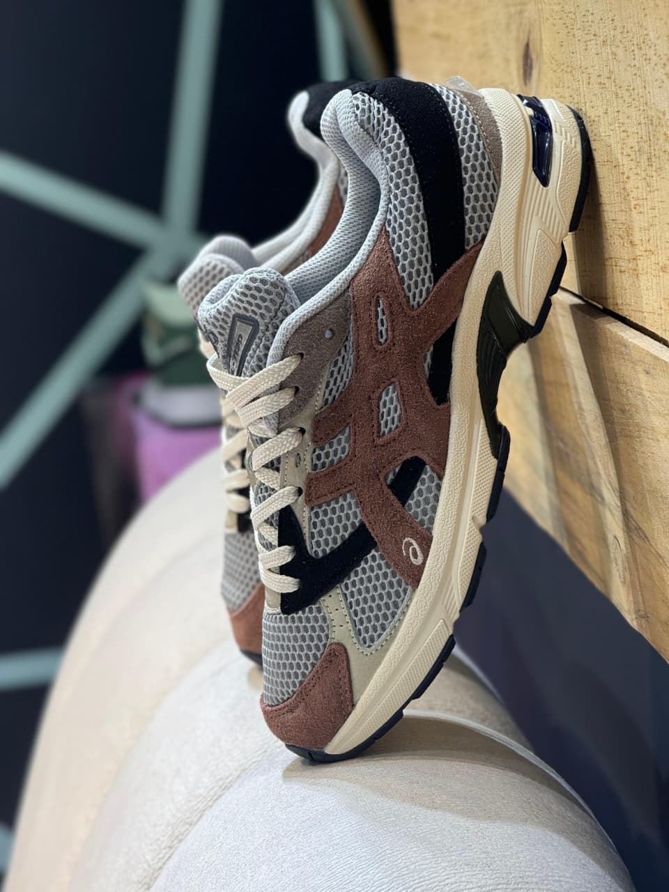 ASICS NYC GEL HAL STUDIO