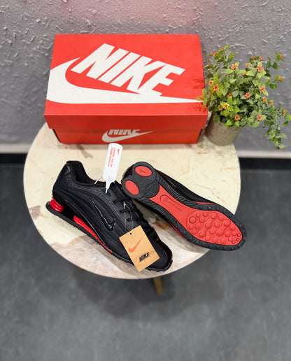 NIKE SHOX Z REIMAGINANES 2026