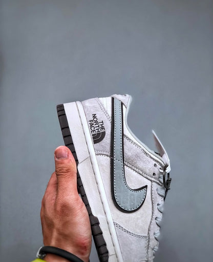 NIKE SB DUNK LOW X THE NORTH FACE