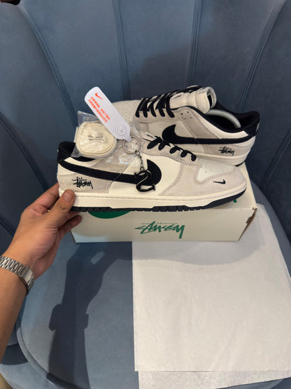 NIKE SB DUNK STUSSY BLACK