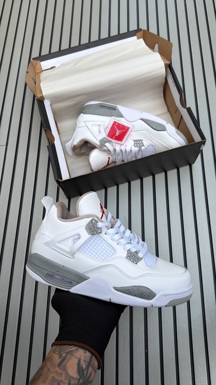 AIR JORDANS RETRO 4