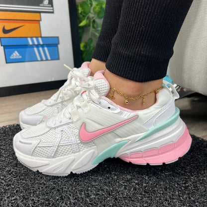NIKE V2K RUN LEGEND PINK
