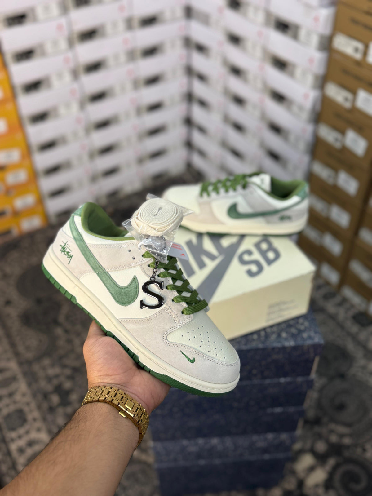 NIKE SB DUNK X STUSSY WHITE ARMY GREEN SUEDE