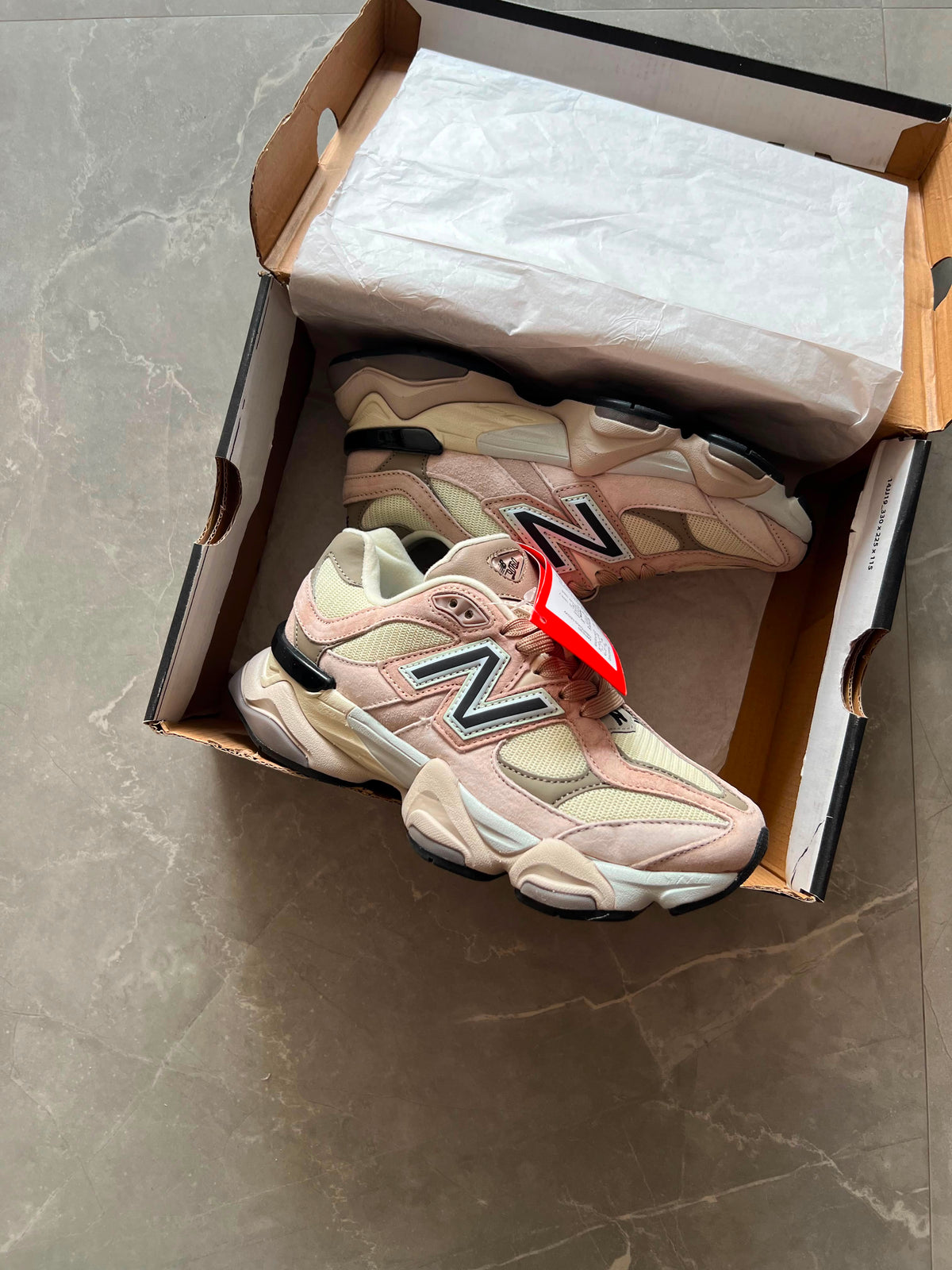NEW BALANCE 9060