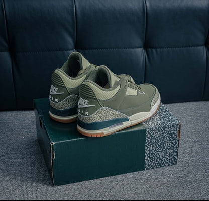 AIR JORDANS RETRO 3 MEDIUM OLIVE