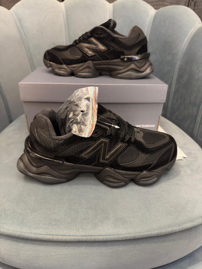 NEW BALANCE 9060 TRIPLE BLACK