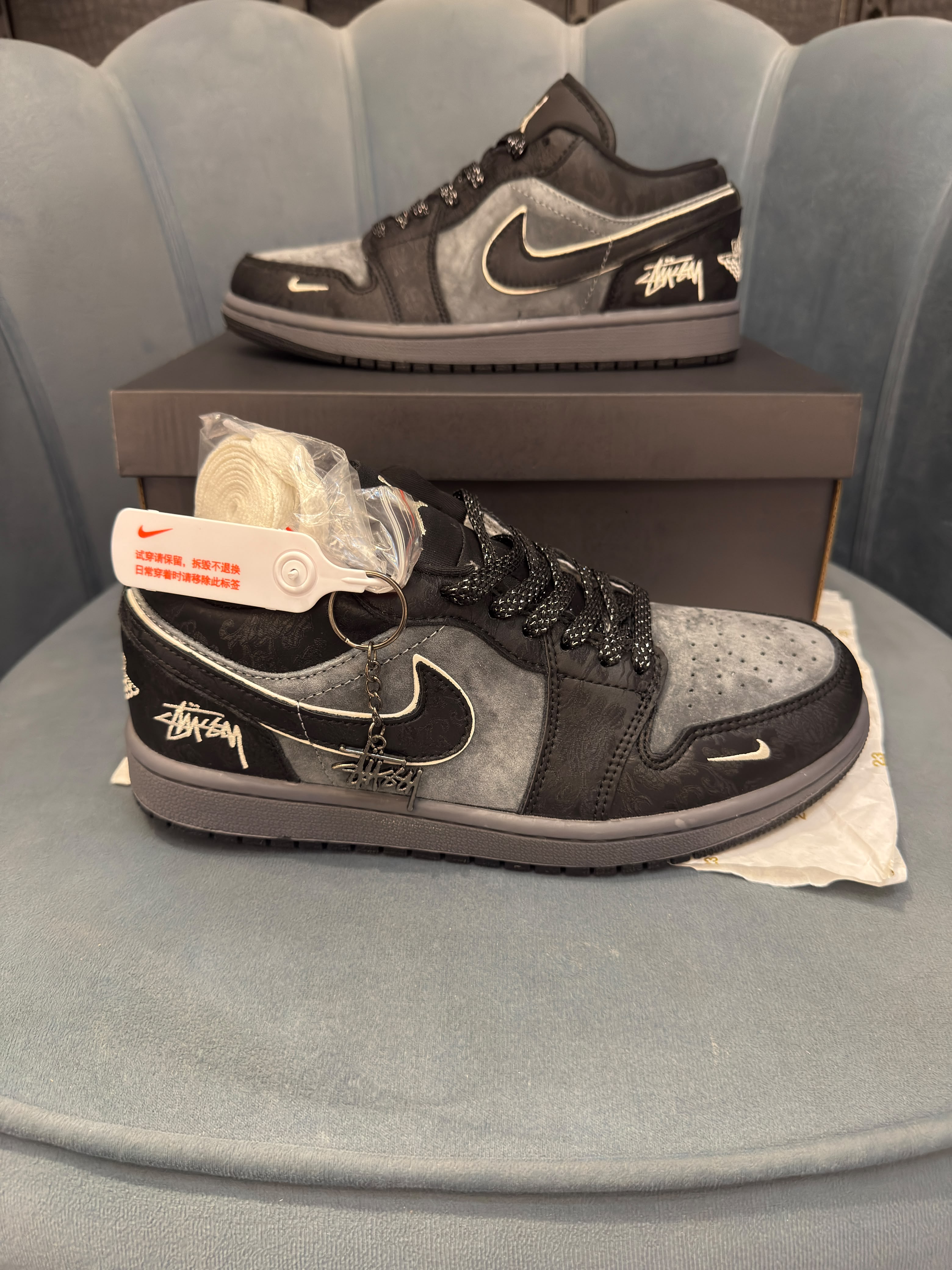 AIR JORDANS RETRO 1  X STUSSY PHANTOM