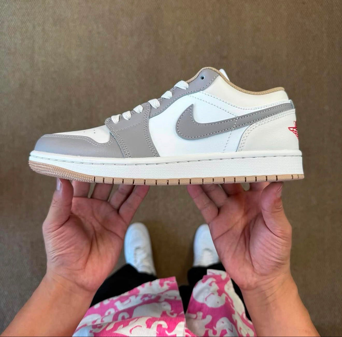 NIKE AIR JORDAN 1 LOW SAIL COLLEGE GREY RATTAN