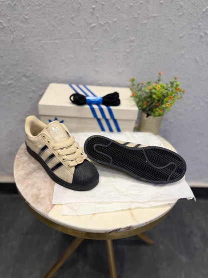 ADIDAS ORIGINALS SUPERSTAR  BEIGE BLACK SILVER